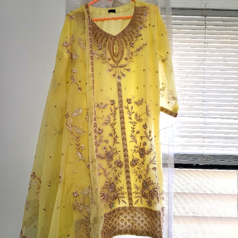 Agha Noor Replica